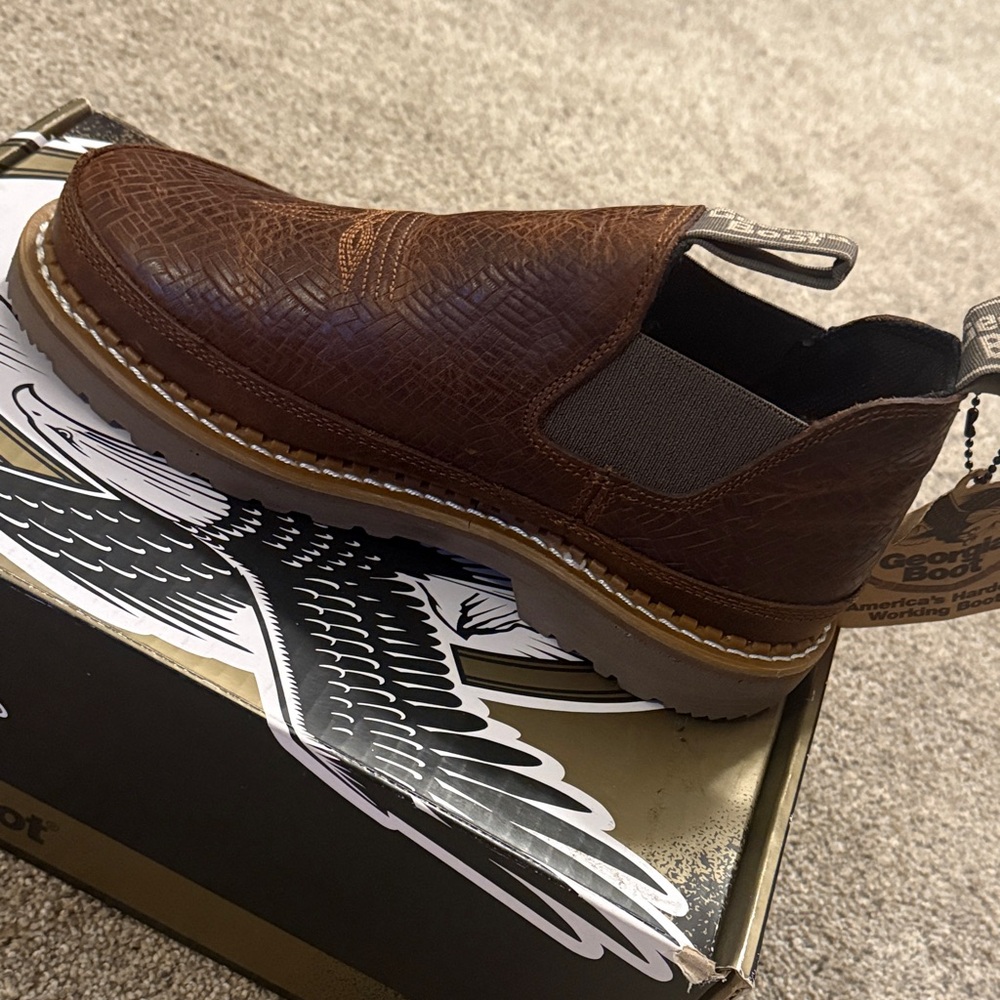 Georgia Boot Box with Eagle Design in Black and Tan
